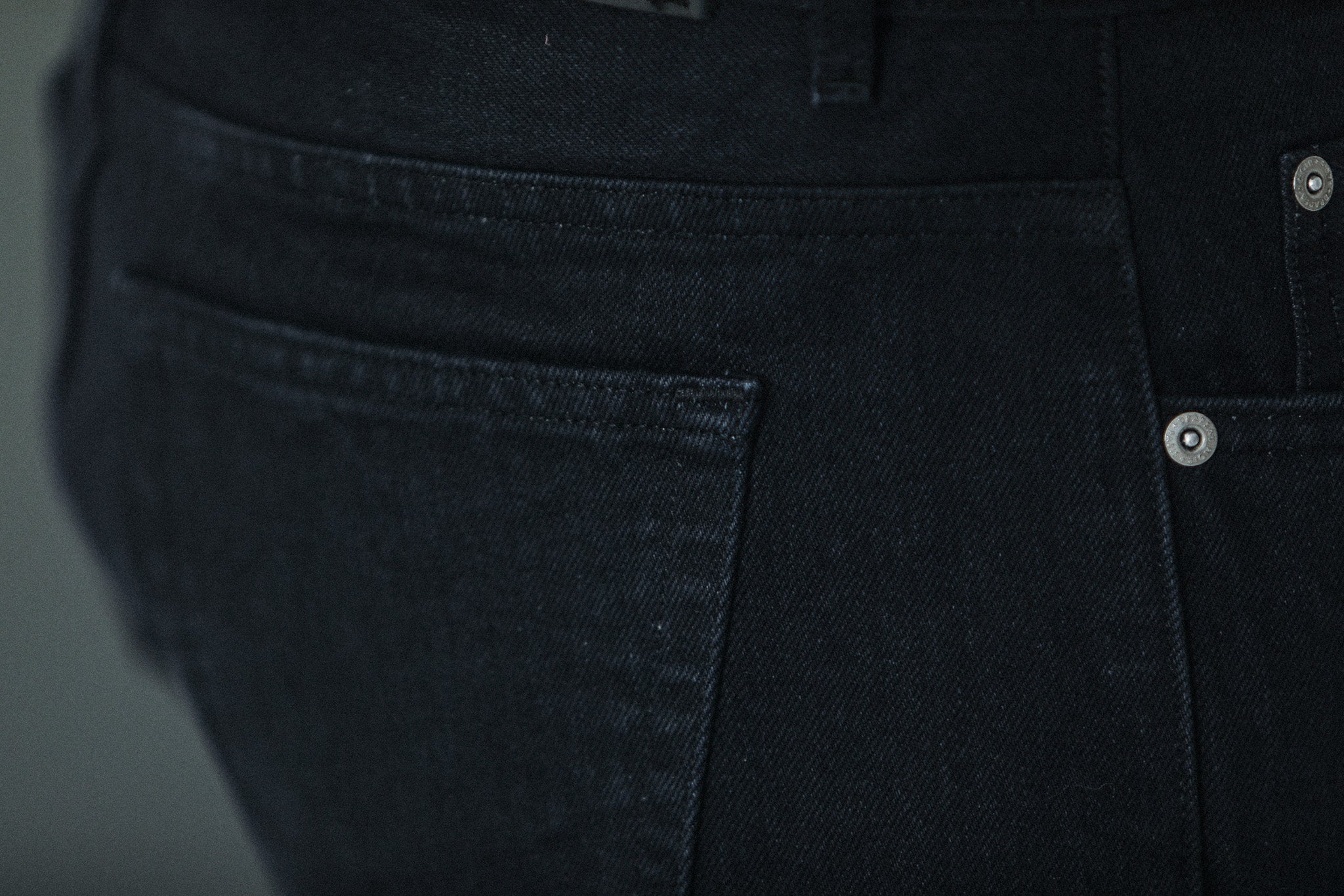 Jean Selvedge Black - Tapered Fit